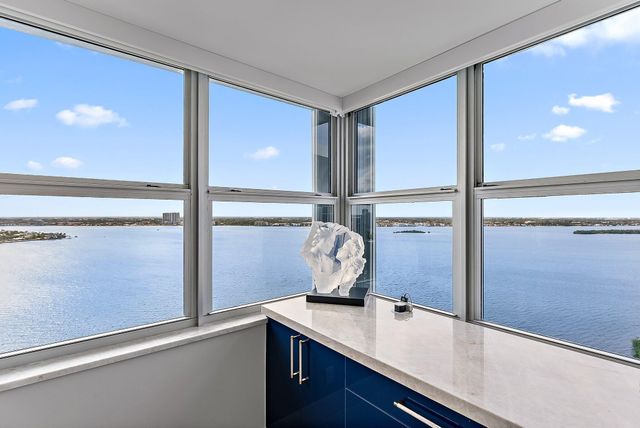 5200 N Ocean Drive Ph4, Singer Island, FL 33404