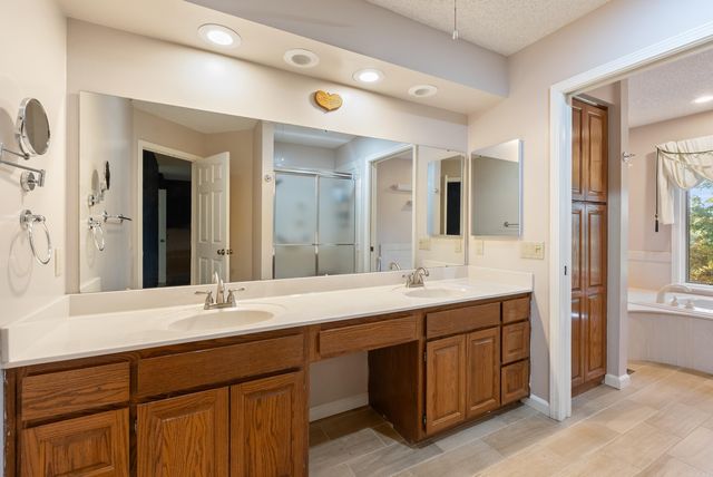 20 Charca Way, Hot Springs Village, AR 71909