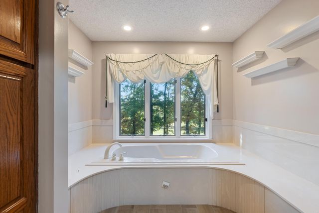 20 Charca Way, Hot Springs Village, AR 71909