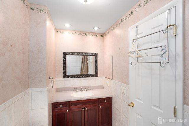 2242 Woodland Avenue, South Plainfield, NJ 07080