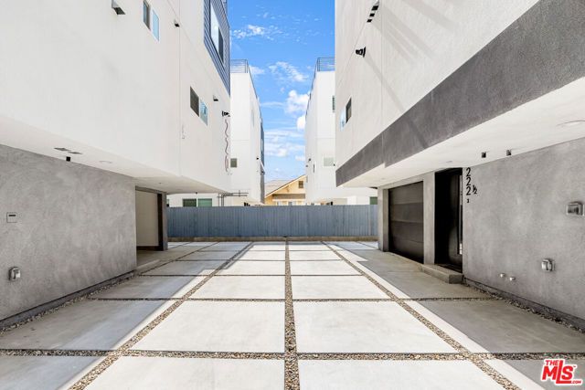 220 N Coronado Street, Los Angeles, CA 90026