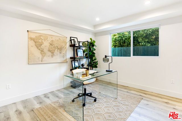 220 N Coronado Street, Los Angeles, CA 90026