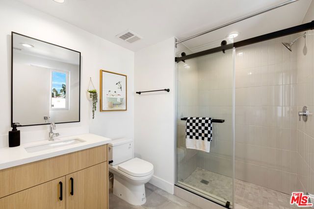 220 N Coronado Street, Los Angeles, CA 90026