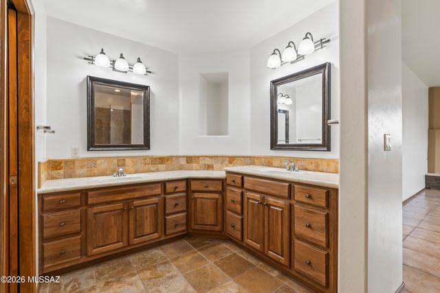 10685 N Summer Moon Place, Oro Valley, AZ 85737