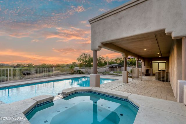 10685 N Summer Moon Place, Oro Valley, AZ 85737