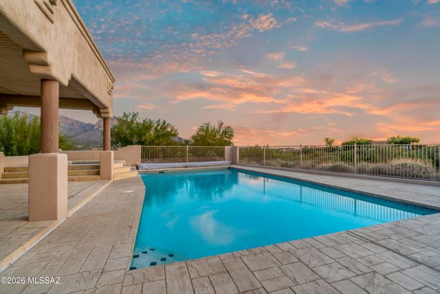10685 N Summer Moon Place, Oro Valley, AZ 85737