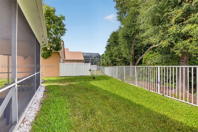 21209 Via Ventura, Boca Raton, FL 33433