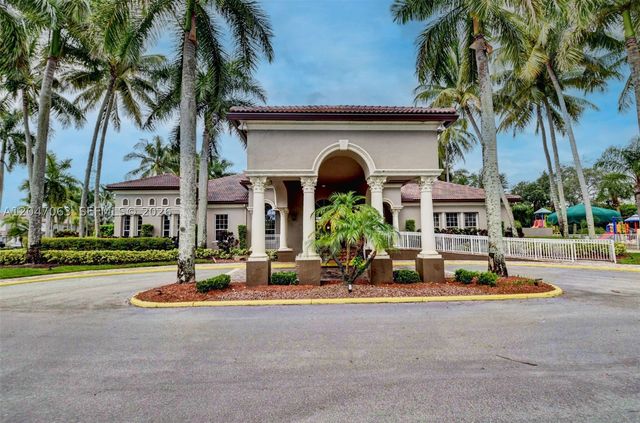 21209 Via Ventura, Boca Raton, FL 33433