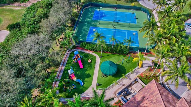 21209 Via Ventura, Boca Raton, FL 33433