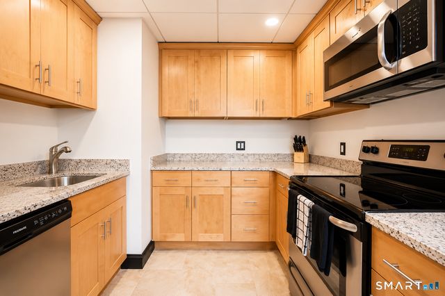 196 Crown Street 5F, New Haven, CT 06519