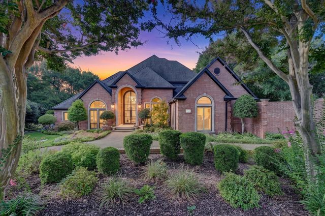 3742 Green Hollow Drive, Grand Prairie, TX 75052
