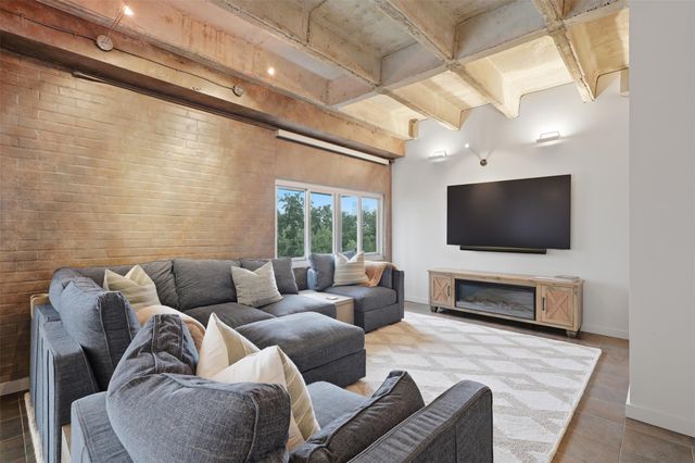 3614 Montrose Boulevard 401, Houston, TX 77006