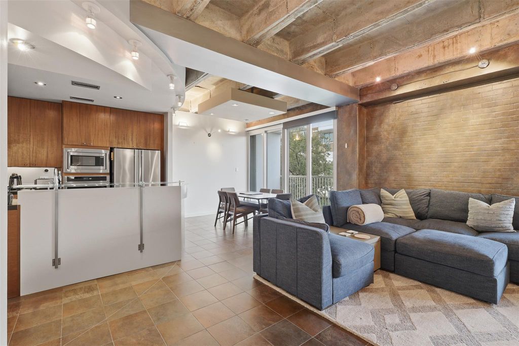 3614 Montrose Boulevard 401, Houston, TX 77006