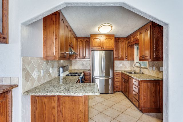 3216 Meadowbrook Drive, Fort Worth, TX 76103