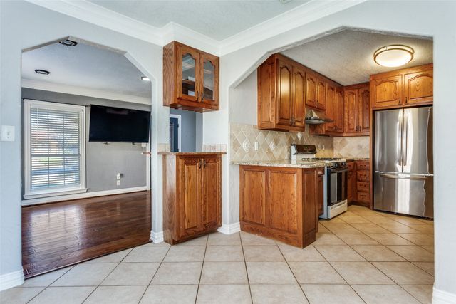 3216 Meadowbrook Drive, Fort Worth, TX 76103