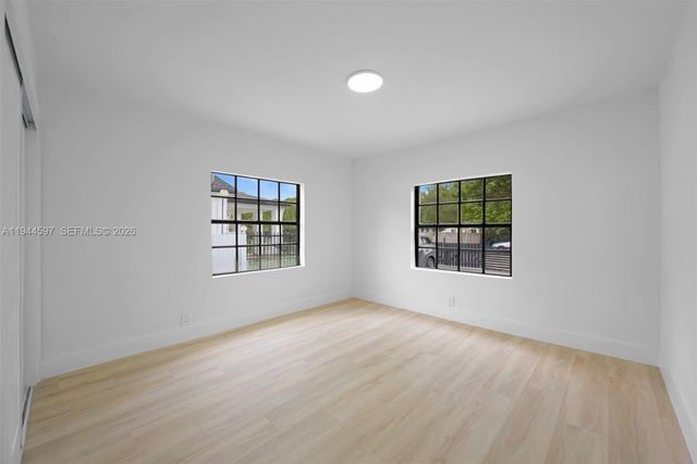 1995 NW 58th St, Miami, FL 33142