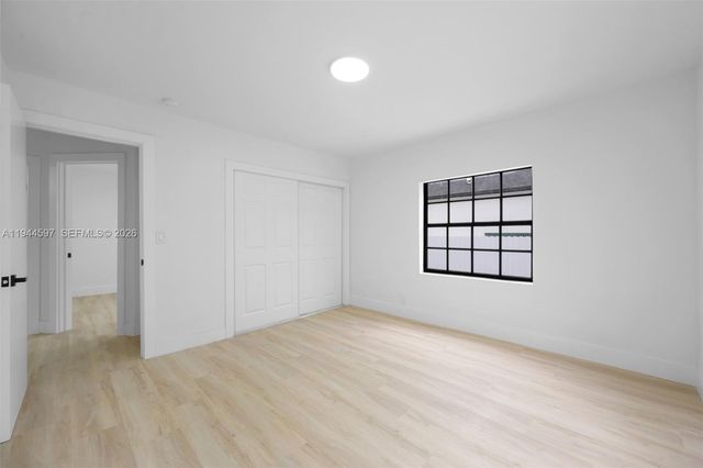 1995 NW 58th St, Miami, FL 33142