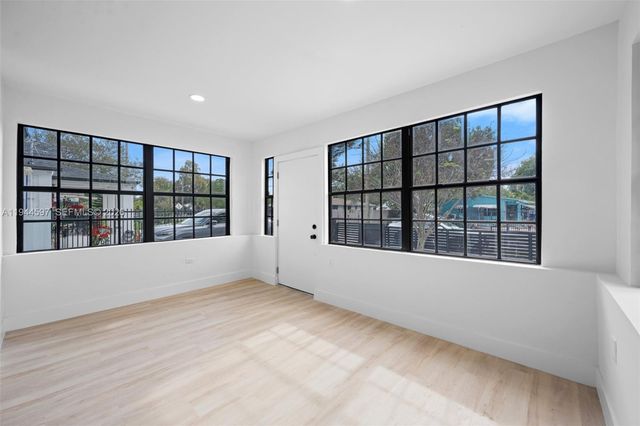 1995 NW 58th St, Miami, FL 33142