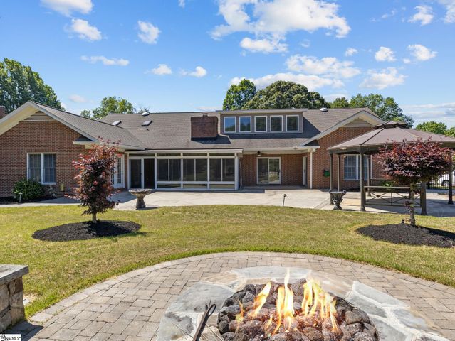 112 Linkside Drive, Taylors, SC 29687