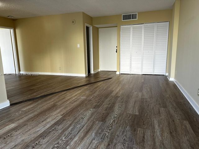 16909 N Bay Rd 409, Sunny Isles Beach, FL 33160