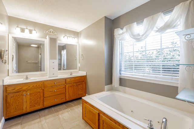 8082 Zoe Drive, Ooltewah, TN 37363