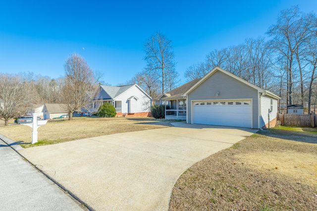 8082 Zoe Drive, Ooltewah, TN 37363