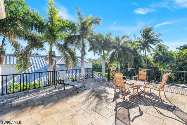 210 Central AVE, Naples, FL 34102