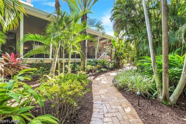 210 Central AVE, Naples, FL 34102