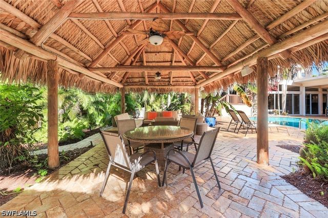210 Central AVE, Naples, FL 34102
