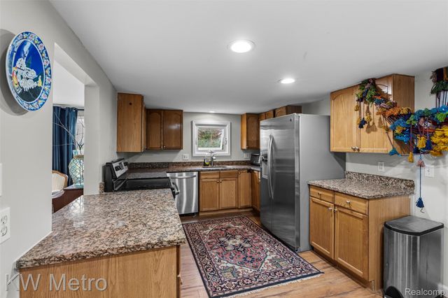 45055 McBride Avenue, Van Buren Charter Township, MI 48111