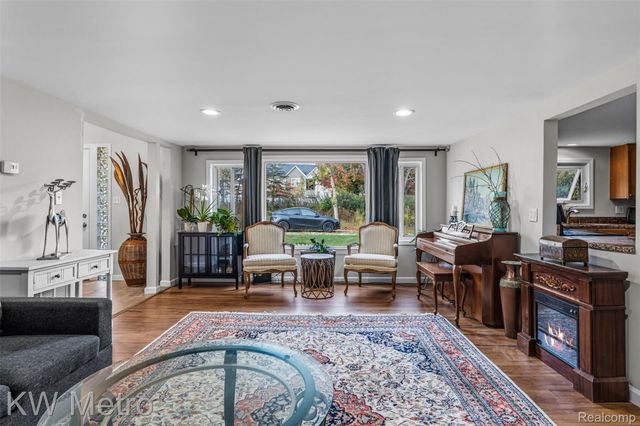 45055 McBride Avenue, Van Buren Charter Township, MI 48111