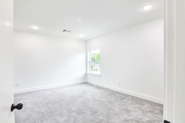 5123 Larkspur Street C, Houston, TX 77033