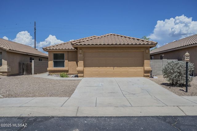 6603 E Ladonna Lane, Tucson, AZ 85756