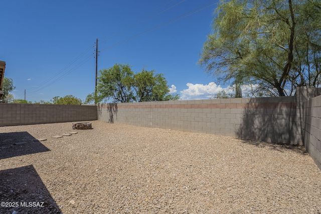 6603 E Ladonna Lane, Tucson, AZ 85756
