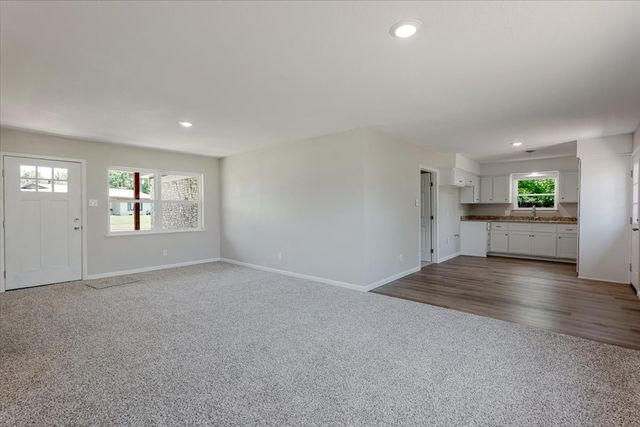 1017 SE 21st Street, Mineral Wells, TX 76067