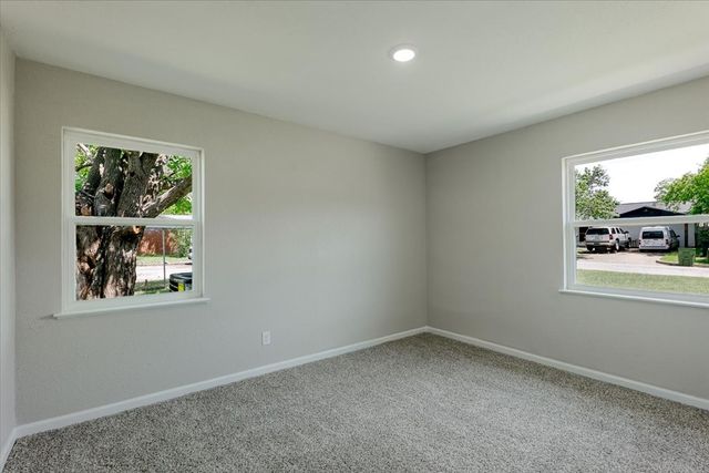 1017 SE 21st Street, Mineral Wells, TX 76067