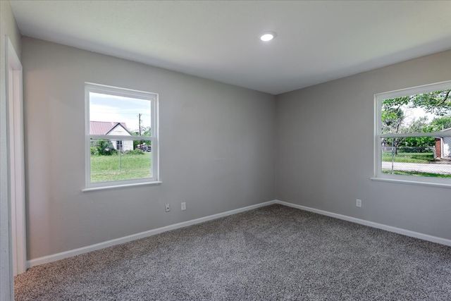 1017 SE 21st Street, Mineral Wells, TX 76067