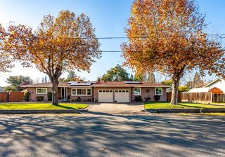 133 Bluebird Dr, Windsor, CA 95492