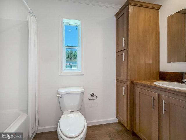 5128 GOWAN DR, Morrisville, PA 19067
