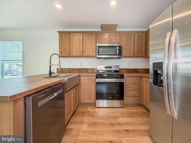 5128 GOWAN DR, Morrisville, PA 19067