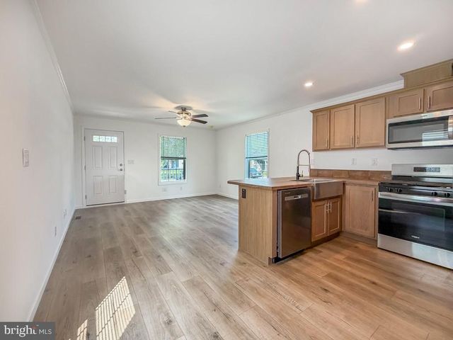 5128 GOWAN DR, Morrisville, PA 19067