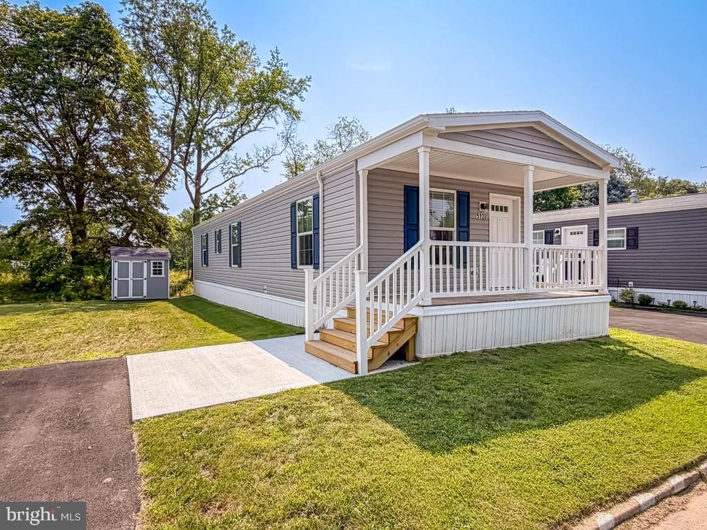 5128 GOWAN DR, Morrisville, PA 19067