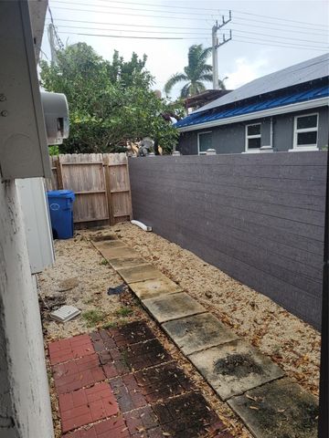 770 NE 38th Street F, Oakland Park, FL 33334