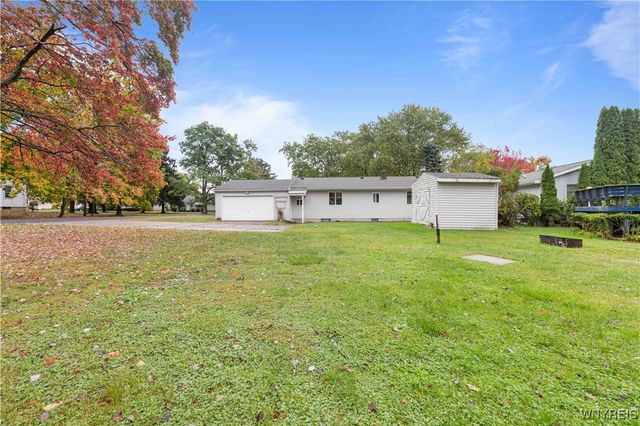 33 Lerczak Drive, Evans, NY 14006