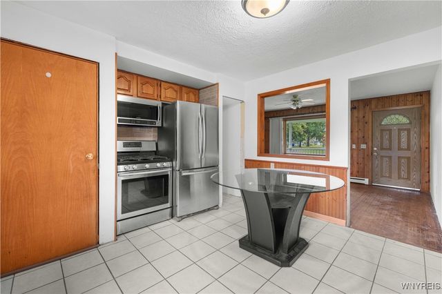 33 Lerczak Drive, Evans, NY 14006