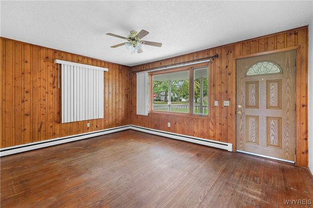 33 Lerczak Drive, Evans, NY 14006