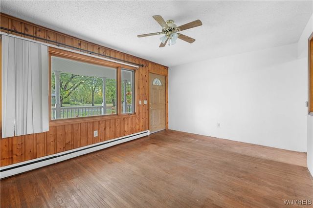 33 Lerczak Drive, Evans, NY 14006