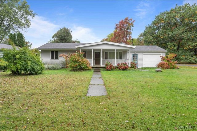 33 Lerczak Drive, Evans, NY 14006