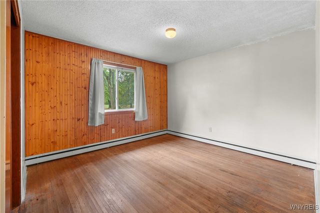 33 Lerczak Drive, Evans, NY 14006