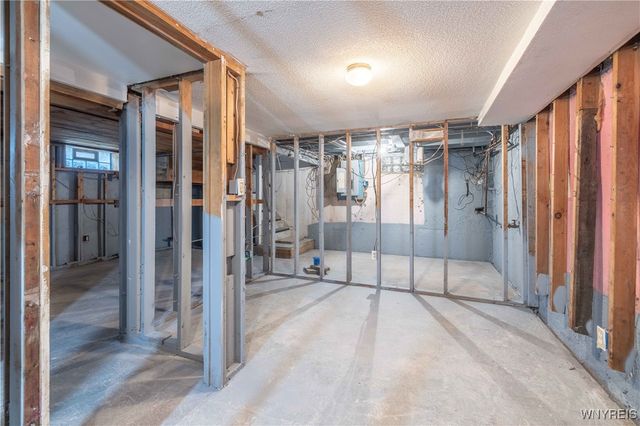 33 Lerczak Drive, Evans, NY 14006